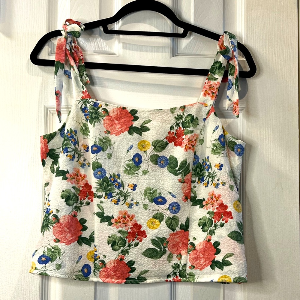 OLD NAVY Spring Floral Top